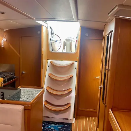 Botel Lunablu Boat&sail *