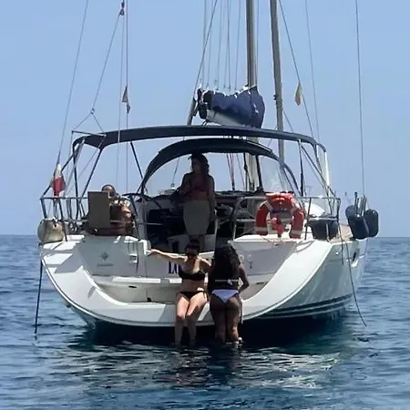Lunablu Boat&sail Botel Palermo