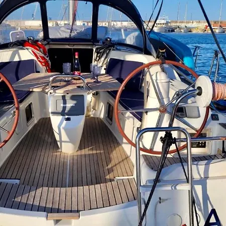 Lunablu Boat&sail Botel Palermo