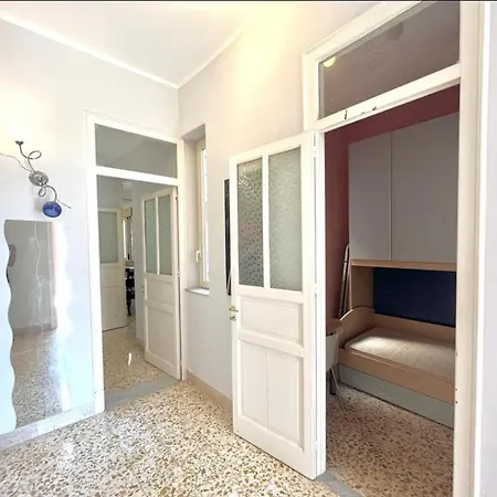 House Miry * Palermo