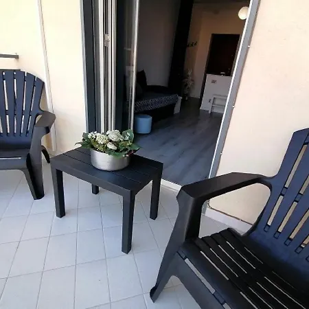 Dadi Apartment