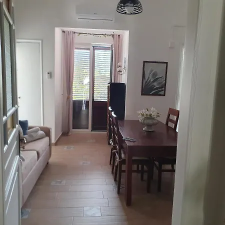Donna Carmela Apartment *