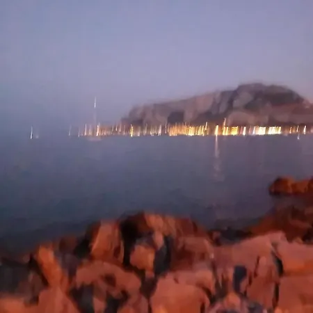 Homestay La Boutique Sul Mare *