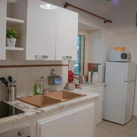 Apartment Ideisini's