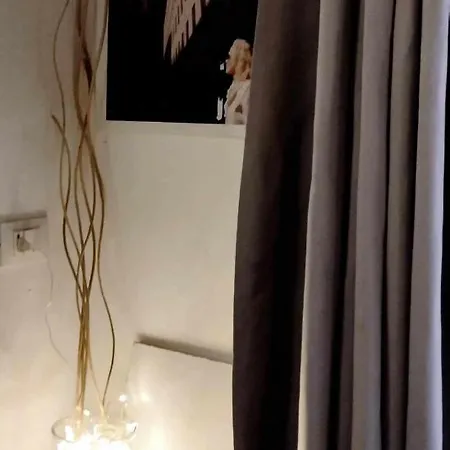 Bucrani Studio. Piccolo Loft Nel Centro Storico Di Apartment