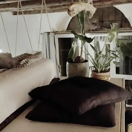 Apartment Bucrani Studio. Piccolo Loft Nel Centro Storico Di Palermo