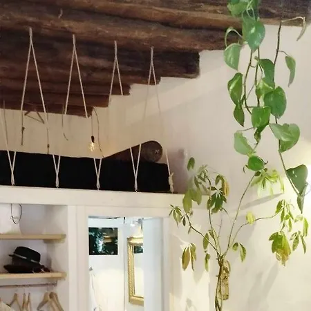 Bucrani Studio. Piccolo Loft Nel Centro Storico Di Palermo