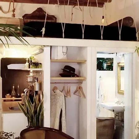 Bucrani Studio. Piccolo Loft Nel Centro Storico Di