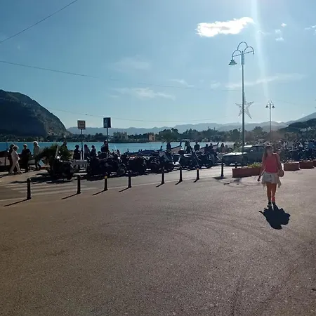 Zeus Mondello E Alloggio in famiglia *