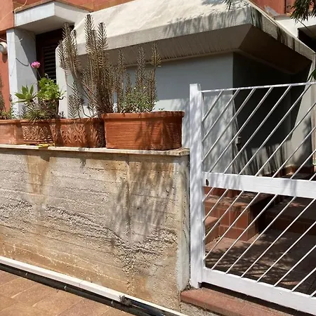 Alloggio in famiglia Zeus Mondello E *