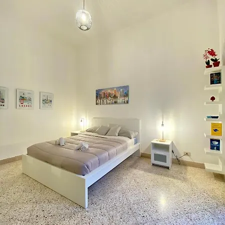 Apartment Urban Poet Retreat - Casa Di Vincenzo E Andrea 2 *