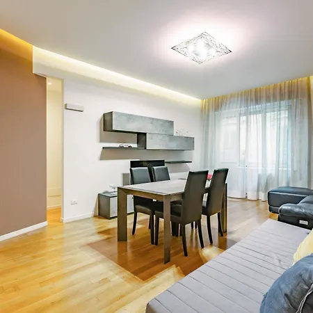 Central And Modern X6 Apartment
