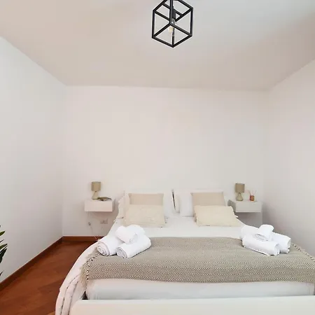 Iflat Casa Viscuttara Apartment