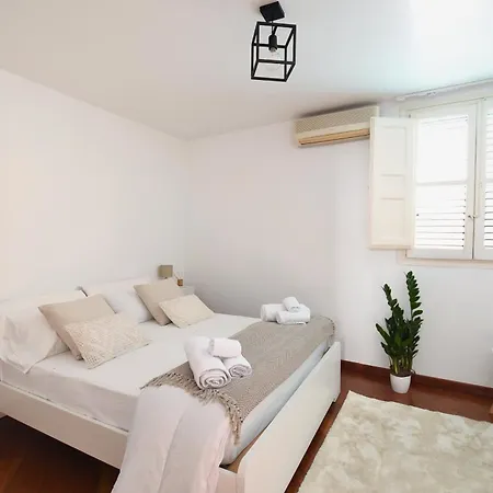 Iflat Casa Viscuttara Apartment