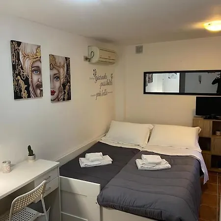 Petit Maison Apartment