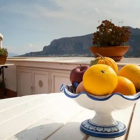 Emilia Mondello Emily Con Vista Sul Mare *