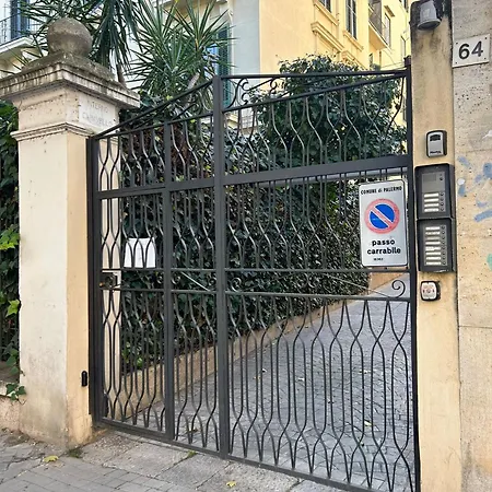 Cortile Caravello 8