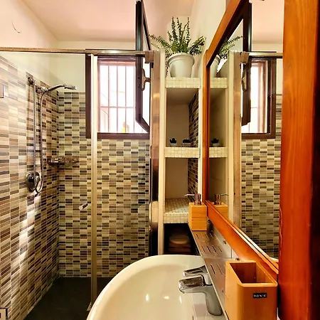 Leoni63 Apartment