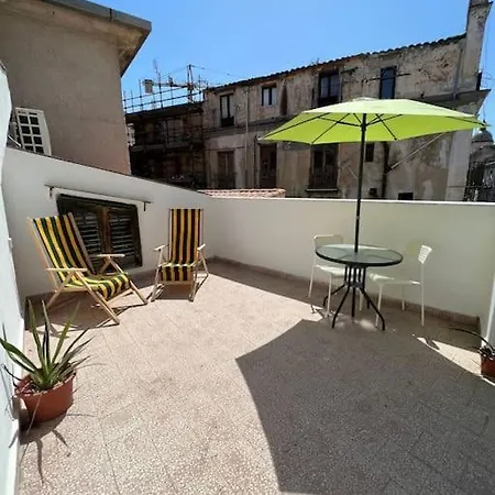 Terrazza Sul Mercato. Your House In Ballaro * Palermo
