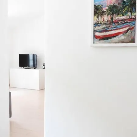 Terrazza Sul Mercato. Your House In Ballaro Apartment
