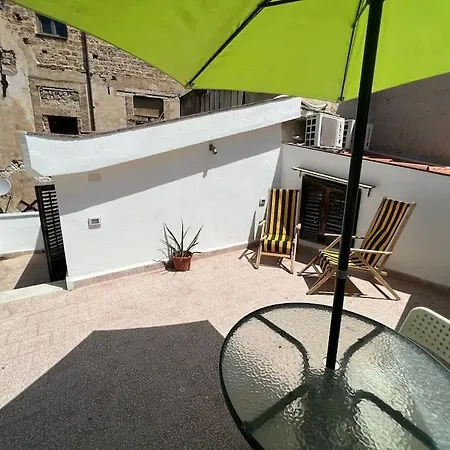 Terrazza Sul Mercato. Your House In Ballaro Apartment