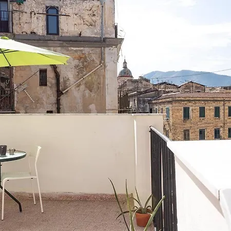 Terrazza Sul Mercato. Your House In Ballaro *