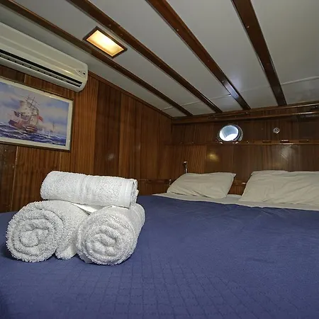 Botel Tersane Iv Vincitore 4 Di Bruno Barbieri 2*