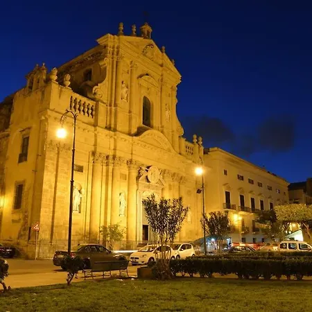 Real Umberto I° - Kalsa Apartment Palermo