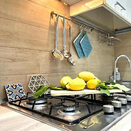 Apartment Santa Cecilia House Centro Palermo-350 Mt Stazione Palermo