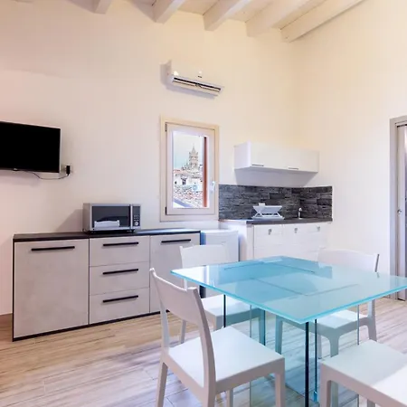 Apartment Greek *