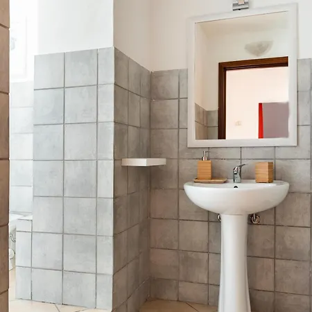 Punto Al Capo Intero O Stanze Matrimoniali Con Bagno Privato Guest house