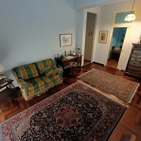 Onoratocinque House *