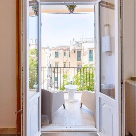 Merlo House - Inside The Historical Center Casa vacanze Palermo