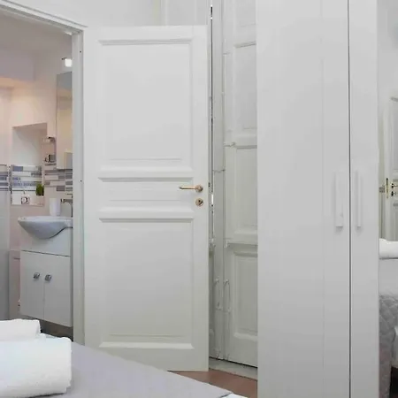 The House Politeama Historic Center Apartment Palermo
