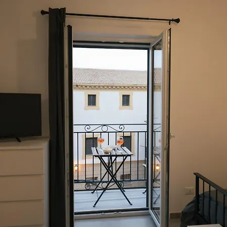 Appartamento La Casa Di Louis Palermo