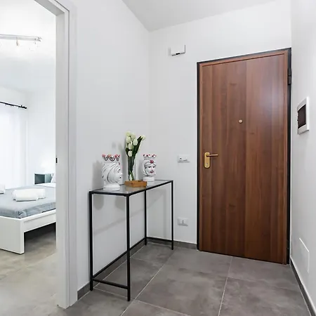 Daire Palazzo Dei Normanni & Ballaro Roomy Modern X9 *