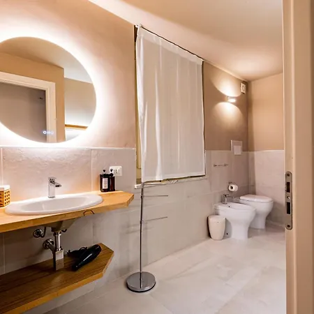 Maximum Hub Suite&spa Frühstückspension 2*