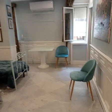Federico 70 Acquamarina Guest house *