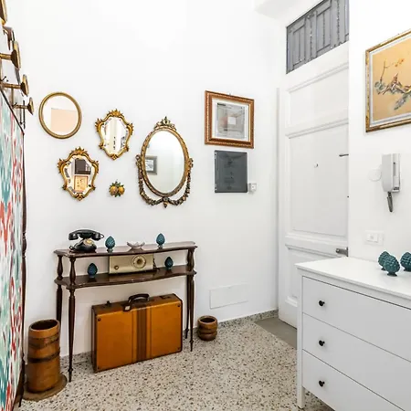 Near Palermo's Historic Heart - With Courtyard Apartment *
