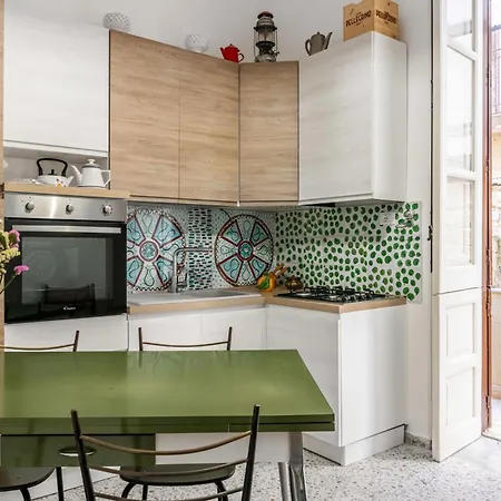 Near Palermo's Historic Heart - With Courtyard Apartment Palermo