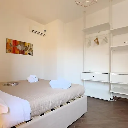 Molo Five Palermo