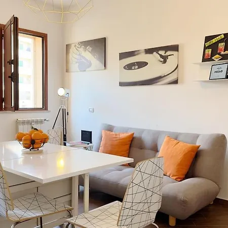 Apartment Molo Five Palermo