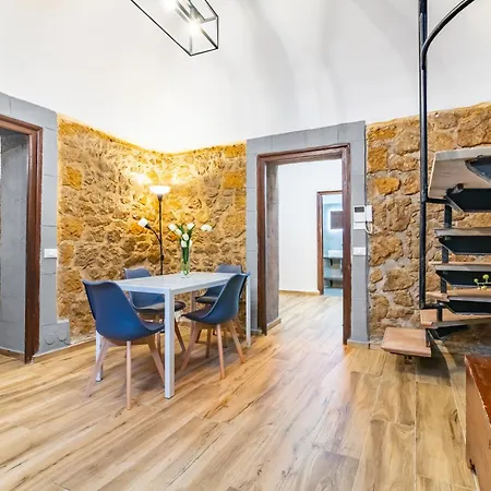 Stone Charisma: Lovely X6 Apartment Palermo
