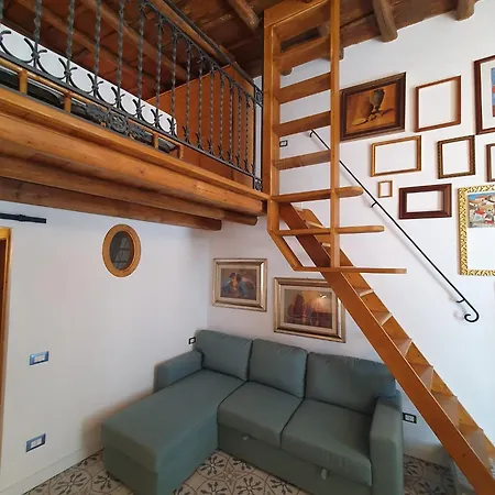 4 Canti Loft & Ground Floor Apartment *