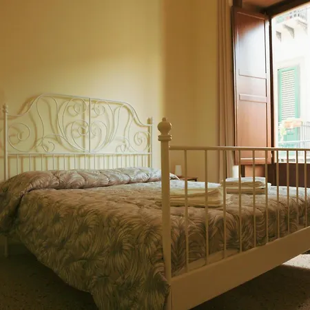 Couette-café Palazzo Corvino 3*