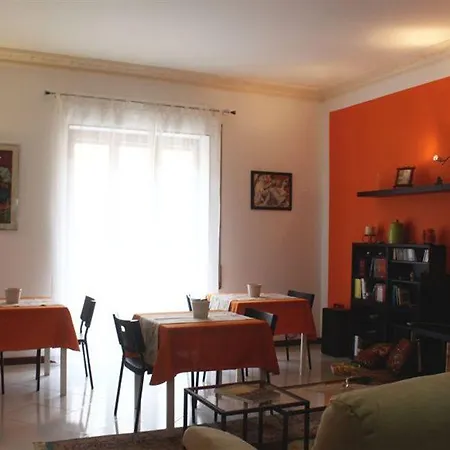 Frühstückspension Dietro Il Politeama 2*