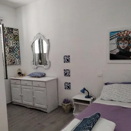 Casetta Blu Mondello Zona Partanna Appartamento
