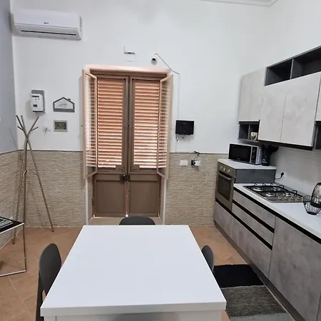 The Brothers House Zisa Apartment