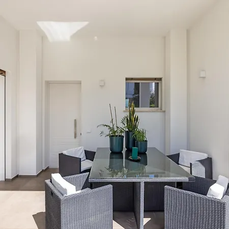 Apartment In Con Piscina Privata *