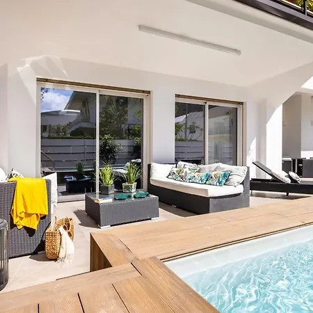 Appartamento In Con Piscina Privata Palermo